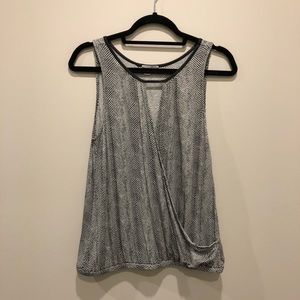 Halogen Top Black and White S